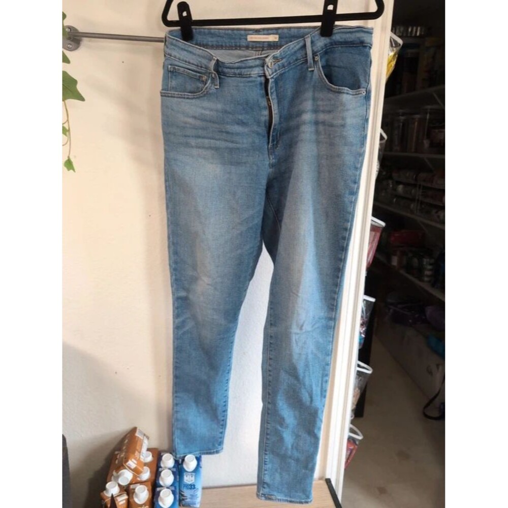 Levis high rise skinny jeans